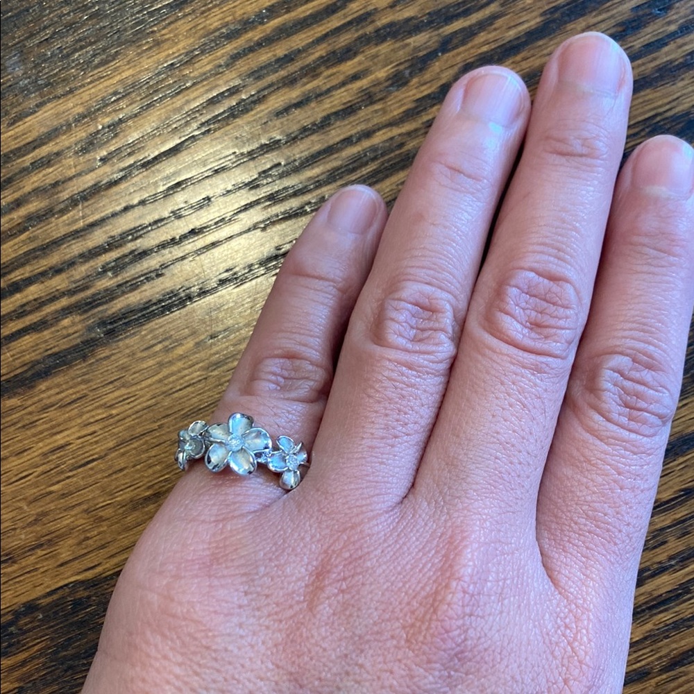 EUC Sterling Silver Floral Ring - Picture 4 of 6